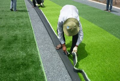 Kỹ thuật trồng cỏ sân bóng đá và cách chăm sóc